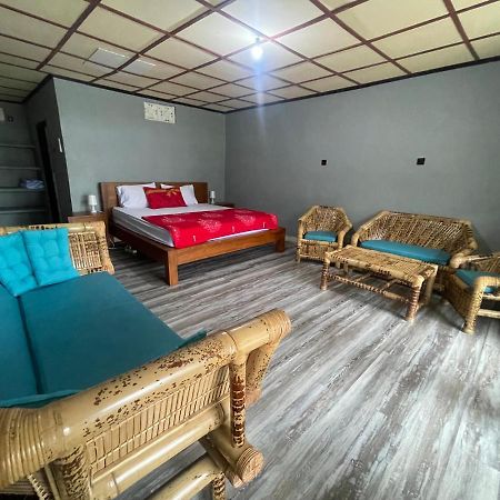 Supersuck Hotel Maluk Kültér fotó